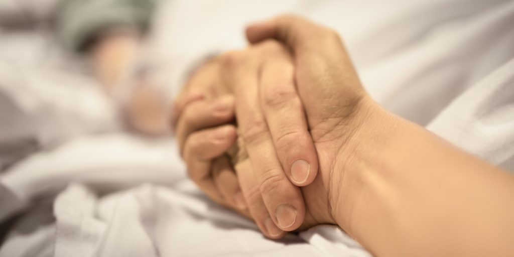 Tok sin døende venns jomfrudom: Nå blir han hyllet som en helt