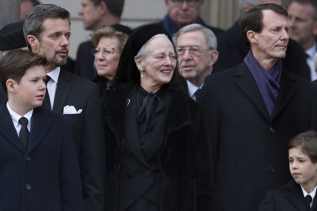 Etter prins Henriks død: Margrethe reiser bort og gjør Frederik til midlertidig regent