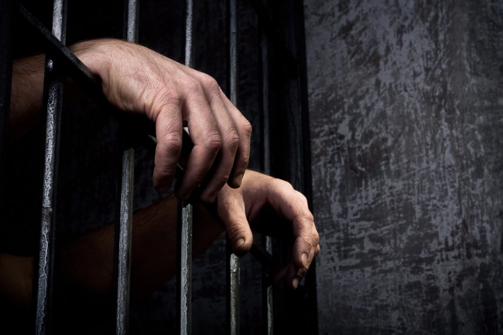 Drepte sin to dager gamle datter – etter bare en måned i fengsel er han nå selv blitt drept