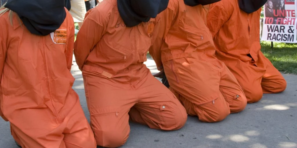 Første gang noensinne: Pentagon publiserer bilder fra Guantanamo-leiren