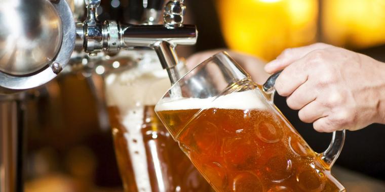 Bartender avslører: Slik blir du betjent før alle andre
