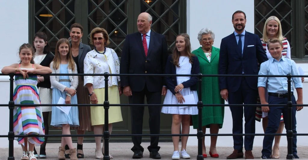 Storesøster deler bilder fra privat feiring: Prinsesse Märtha Louises datter i fokus