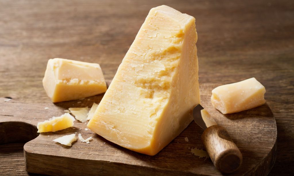 Folk er i sjokk: Det er her parmesanosten kommer fra