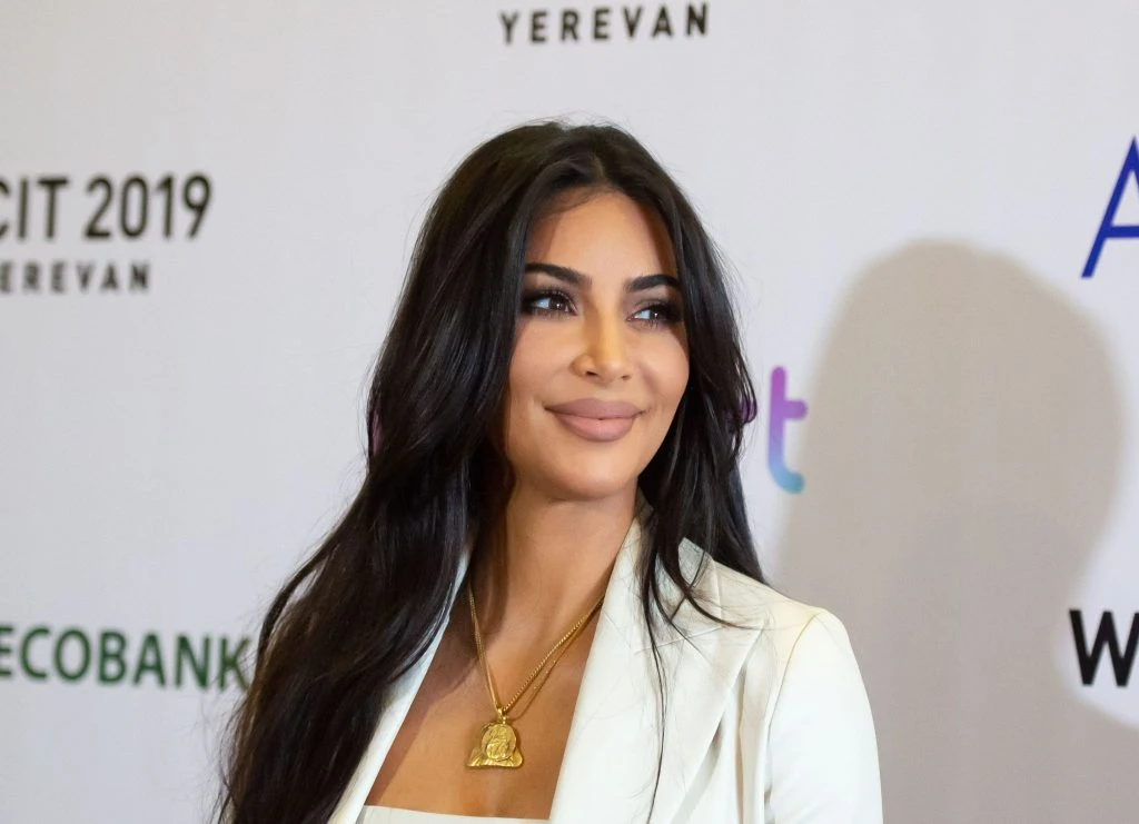 Ikke til å kjenne igjen! Kim Kardashian sjokkerer med nytt utseende