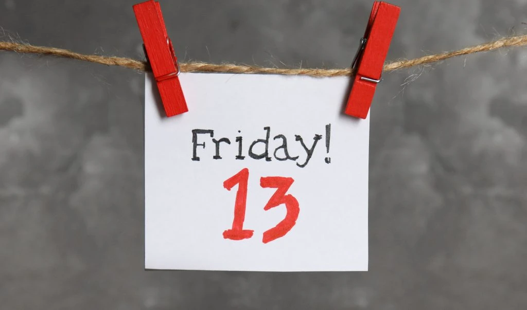Mystikken bak fredag den 13: Hvorfor regnes dagen som uheldig?