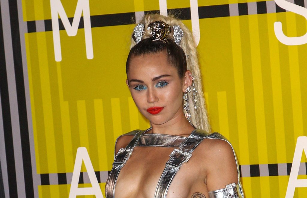 Miley Cyrus saksøkes for å ha kopiert kjent sang