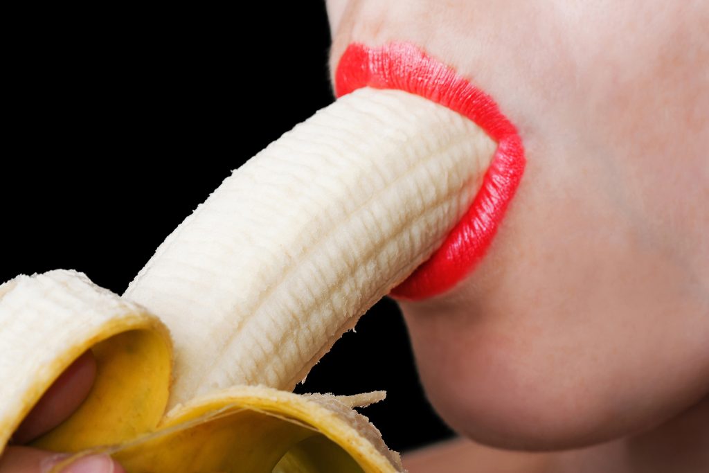5 ting du kan slå i hjel tiden med, mens du gir ham en blowjob
