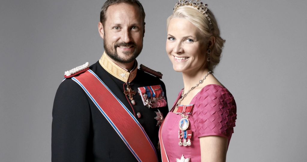 Kronprinsesse Mette-Marit overrasker til prisutdeling i Oslo