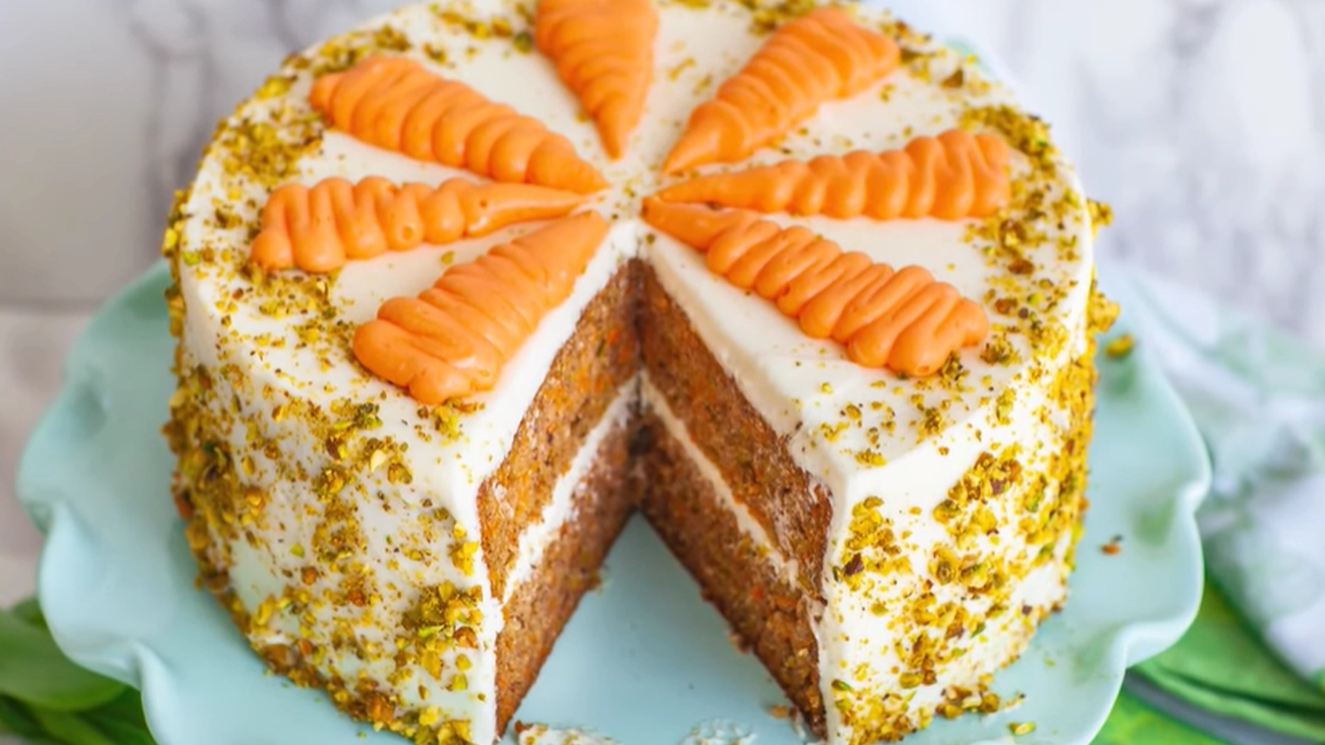 Feir påsken med denne festlige appelsin- og gulrotkakeoppskriften