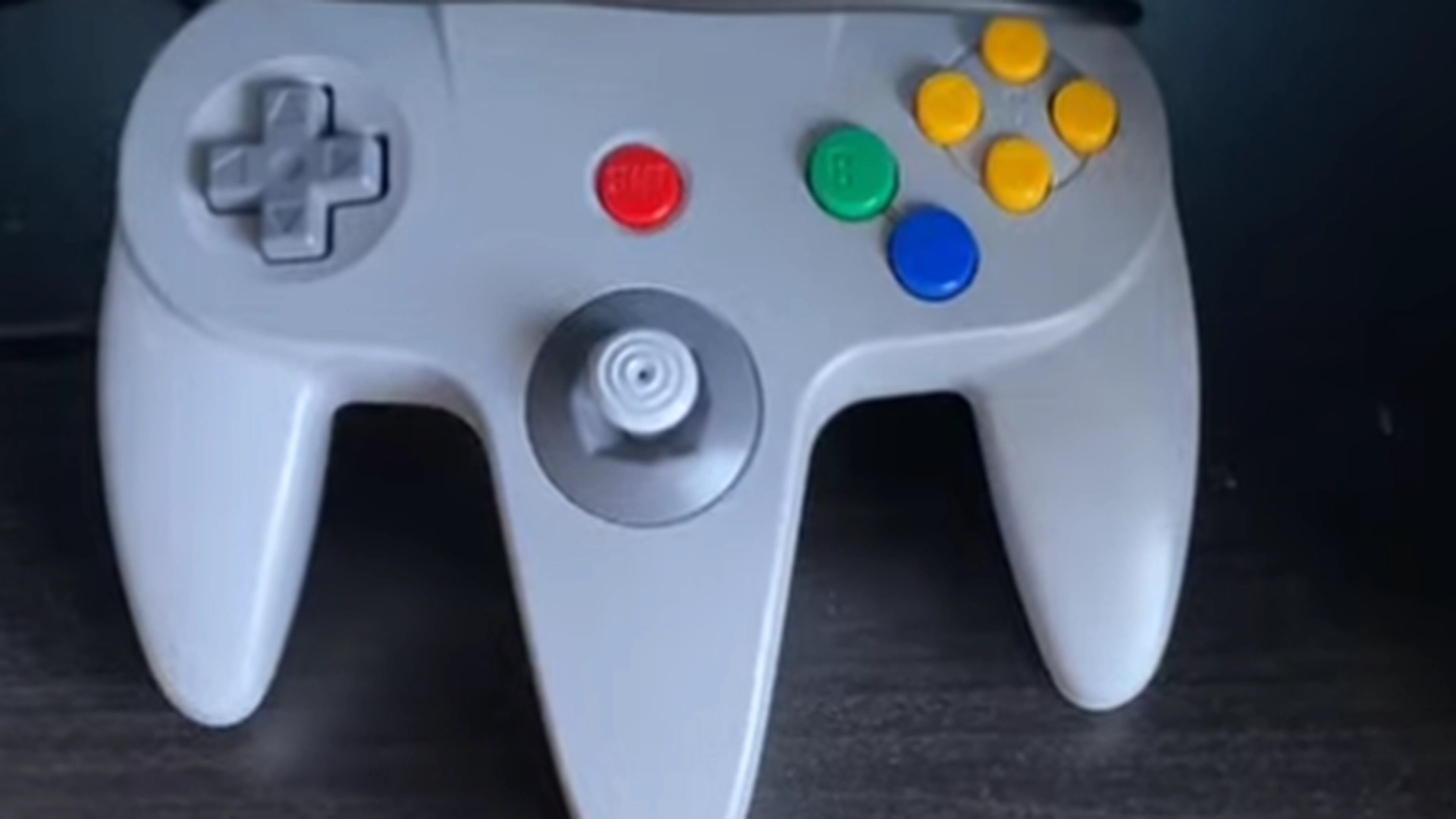 Liam fikk en Nintendo til 14-årsdagen sin: I dag er den bokstavelig talt gull verdt