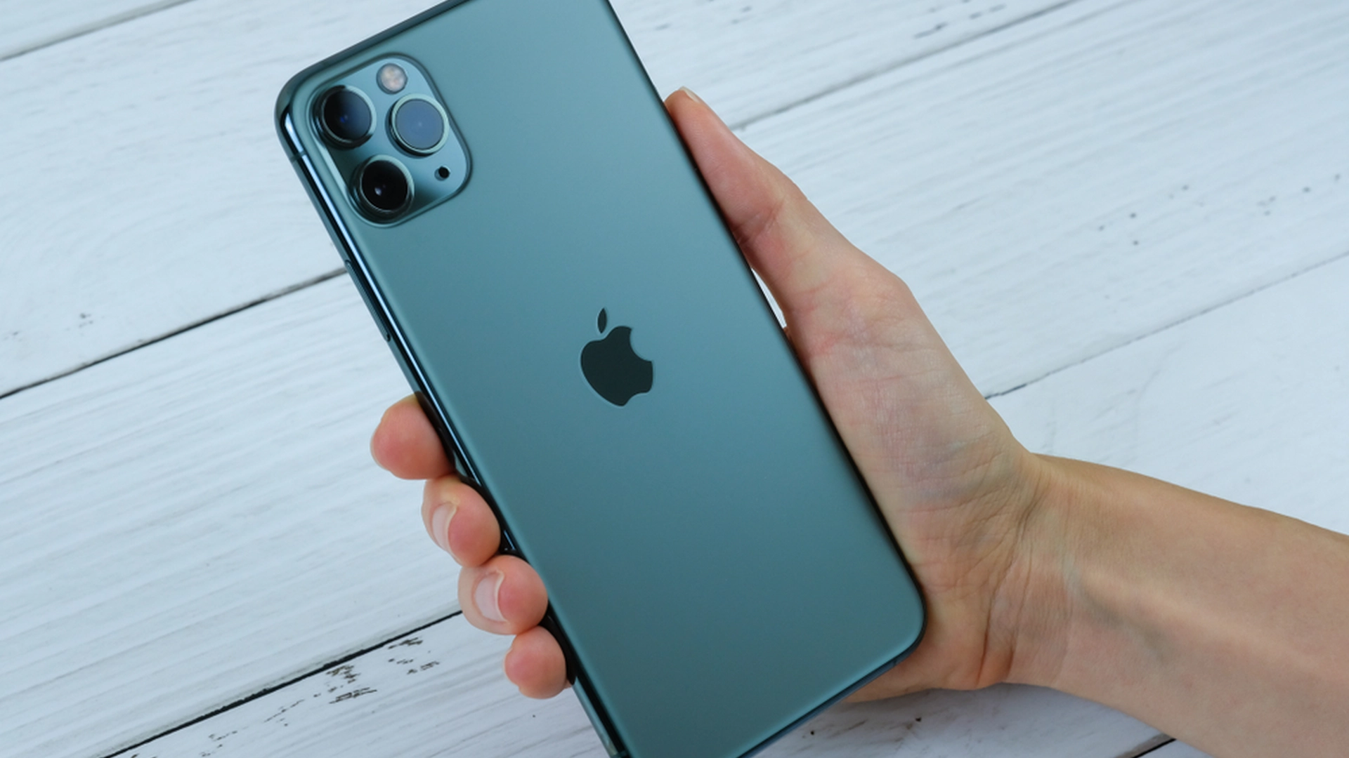 iPhones har en hemmelig knapp på baksiden: Dette skjer når du trykker på den