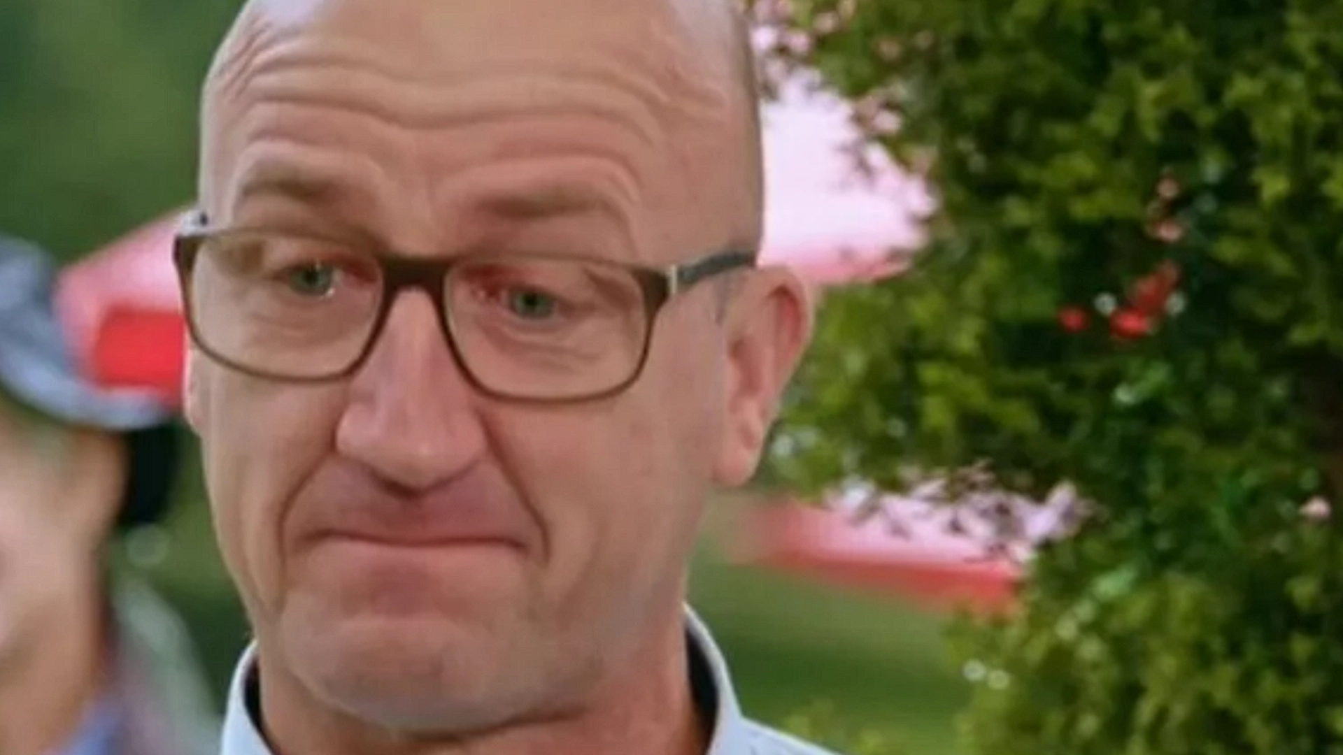 Mannen rørt til tårer når han får sin avdøde fars gamle klokke verdsatt