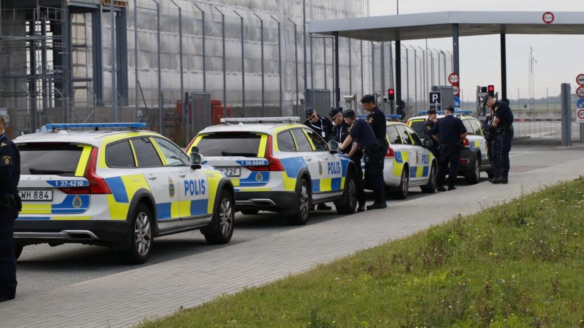 Julenissen utløste bombealarm på flyplass