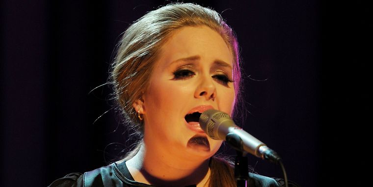 Adele: Jeg døde nesten av et lynnedslag