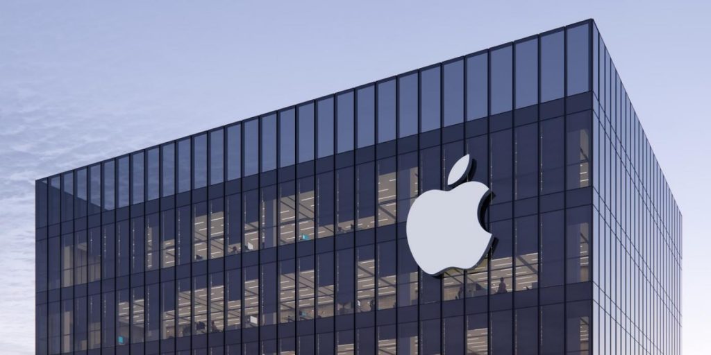 Ansetter 100 000 ansatte til gigantisk iPhone-fabrikk