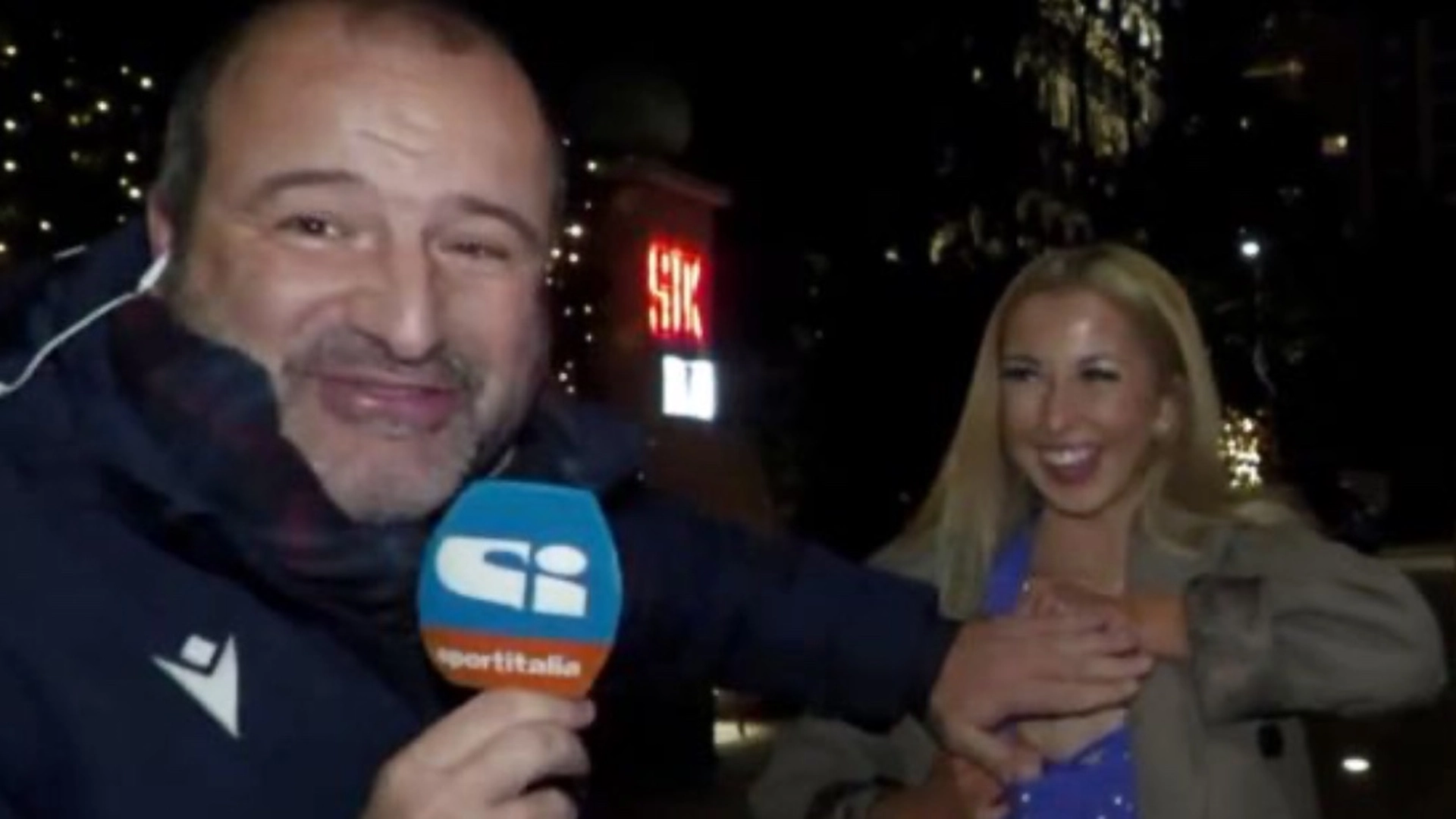 Kvinne avbryter journalist på direktesendt TV: Drar plutselig ned kjolen