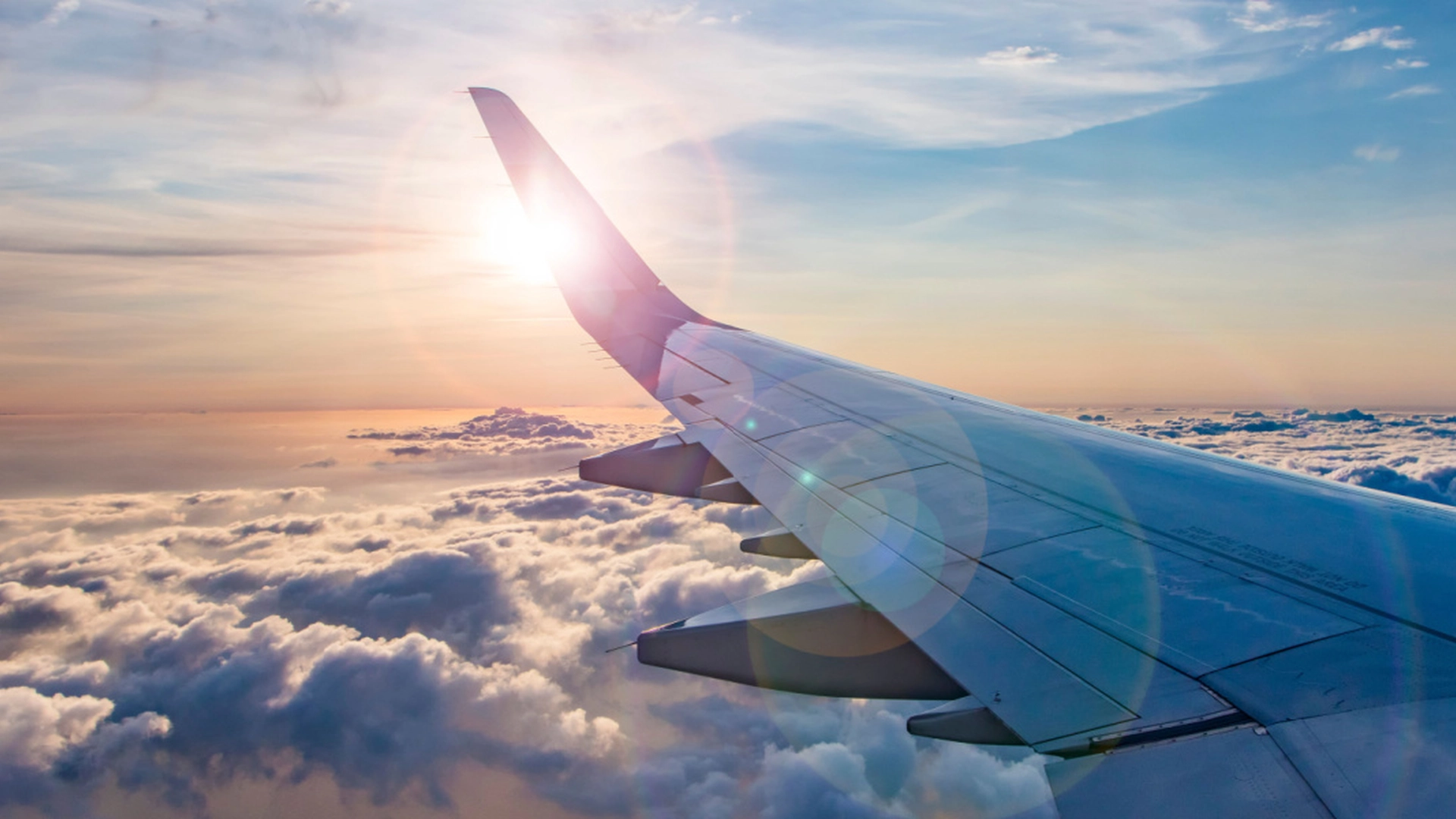 Flyselskap kansellerer flyvninger i sommerferien: Treffer 180.000 reisende