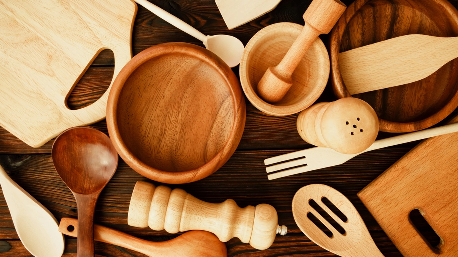 Har du også kjøkkenutstyr i tre? Få dem ordentlig rene med bare én ingrediens