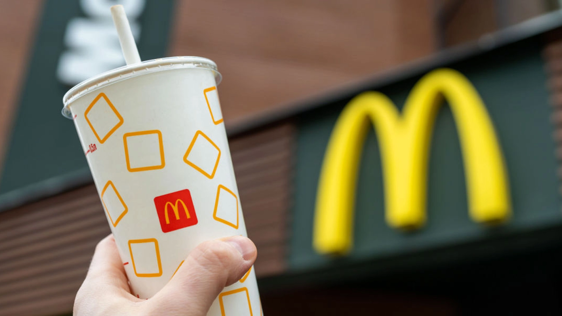 McDonald’s avslører: Derfor Coca-Cola smaker bedre på McDonalds