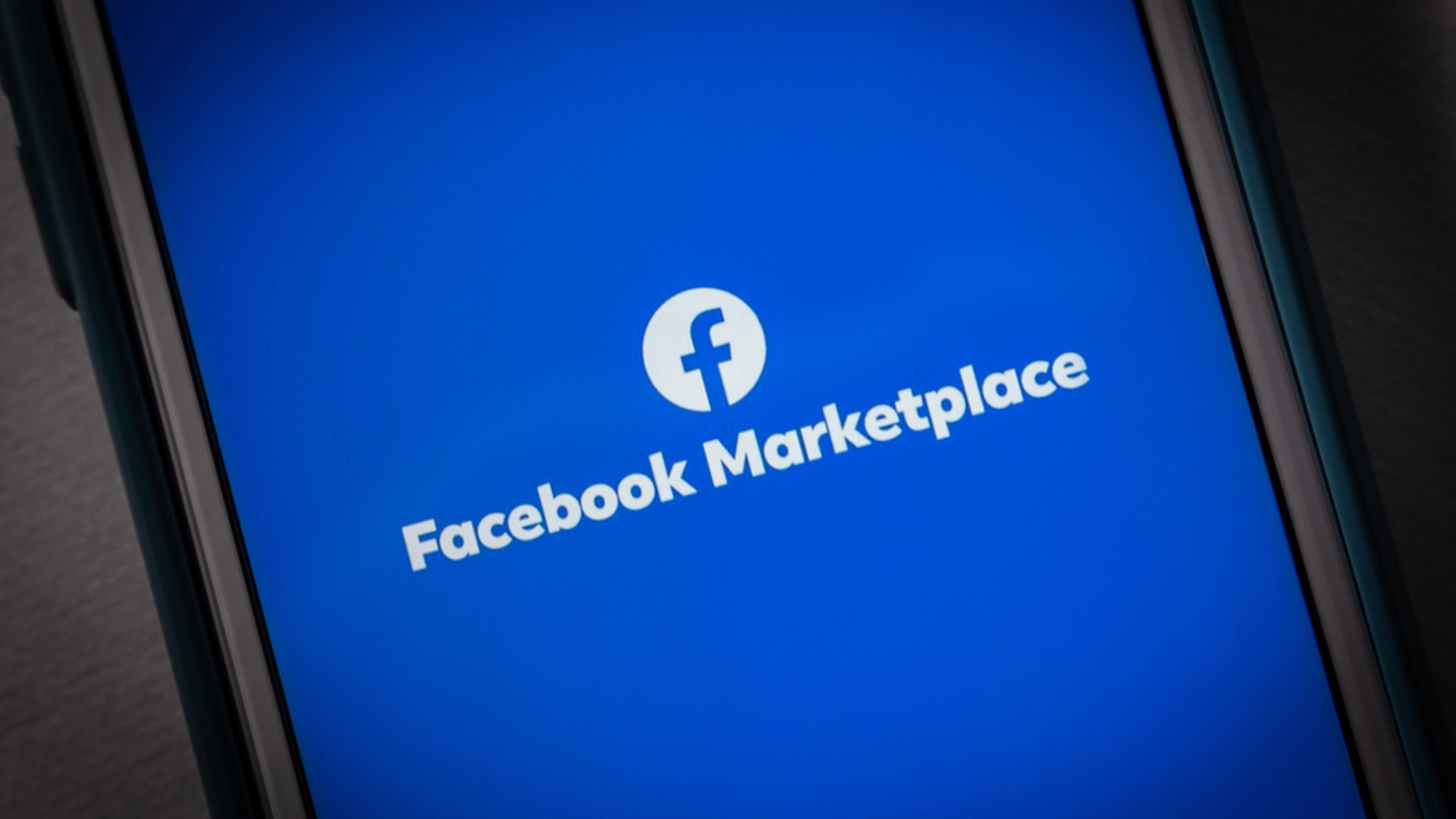 Sarah solgte et maleri for 1300 kroner på Facebook: Angret da hun oppdaget dets virkelige verdi