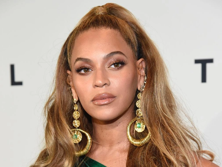 Usher med sjokkerende avsløring om Beyoncé