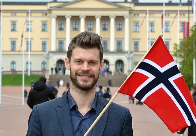 Bjørnar Moxnes går av som leder