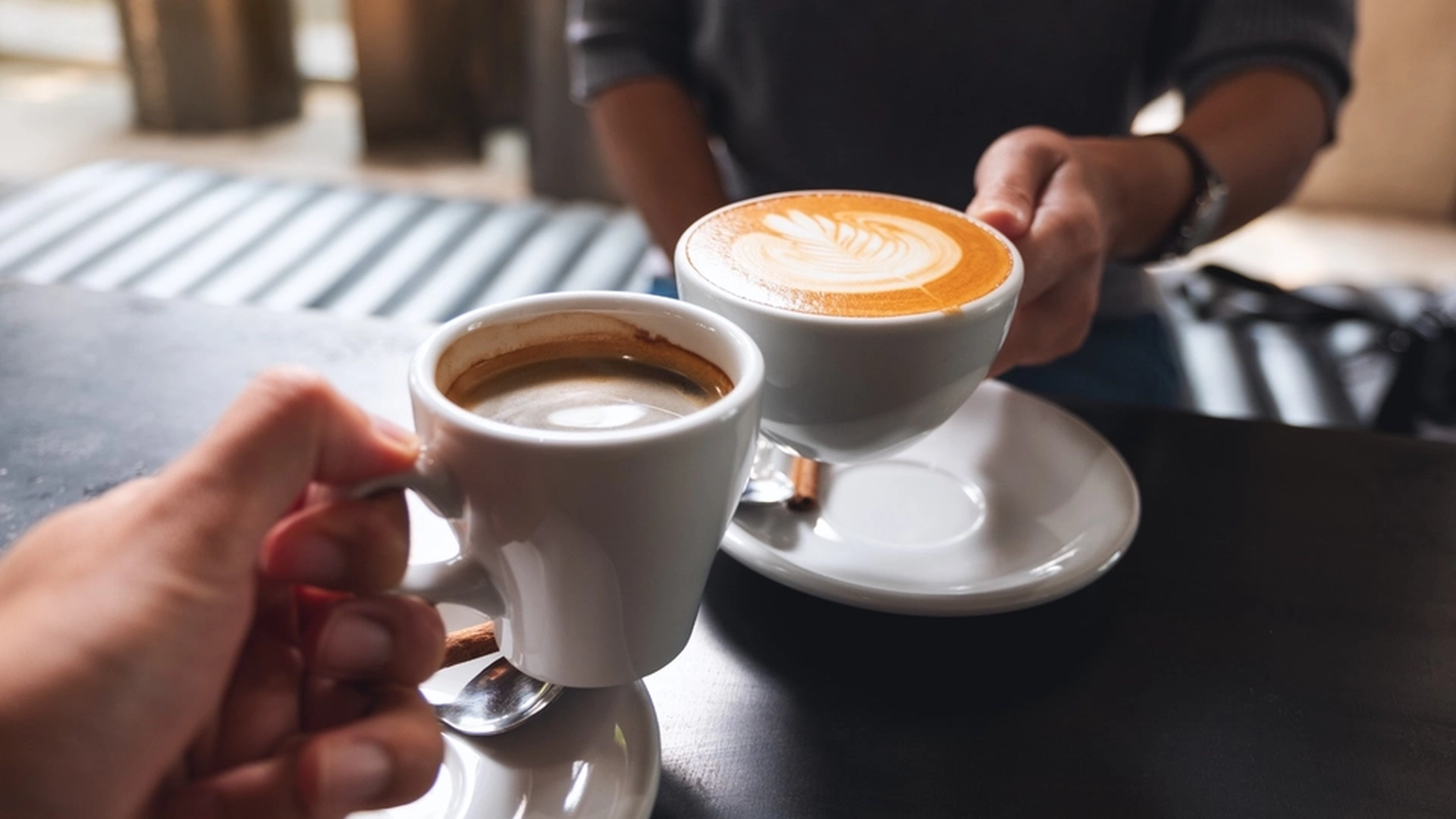 Forskerne har funnet svaret: Dette antallet kopper kaffe per dag er sunt