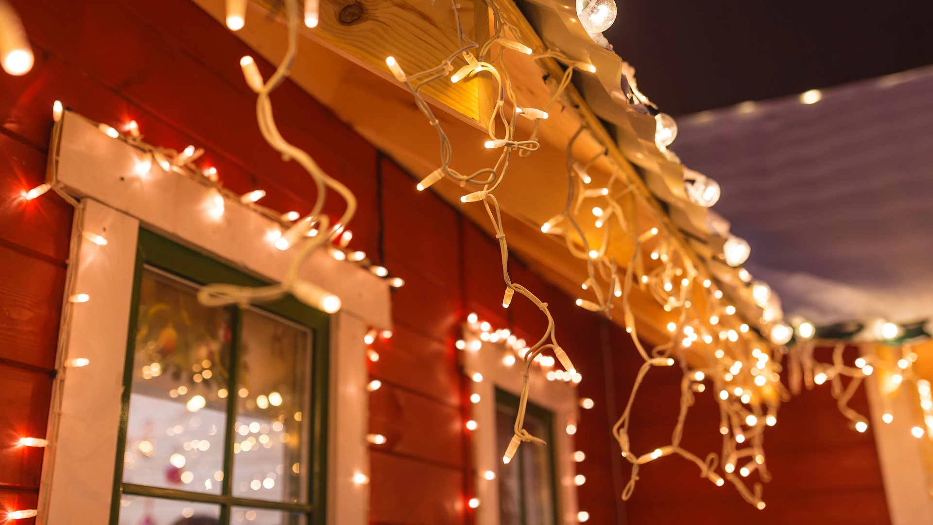 Søvnpsykolog med advarsel: 3 typer julelys du må passe på med