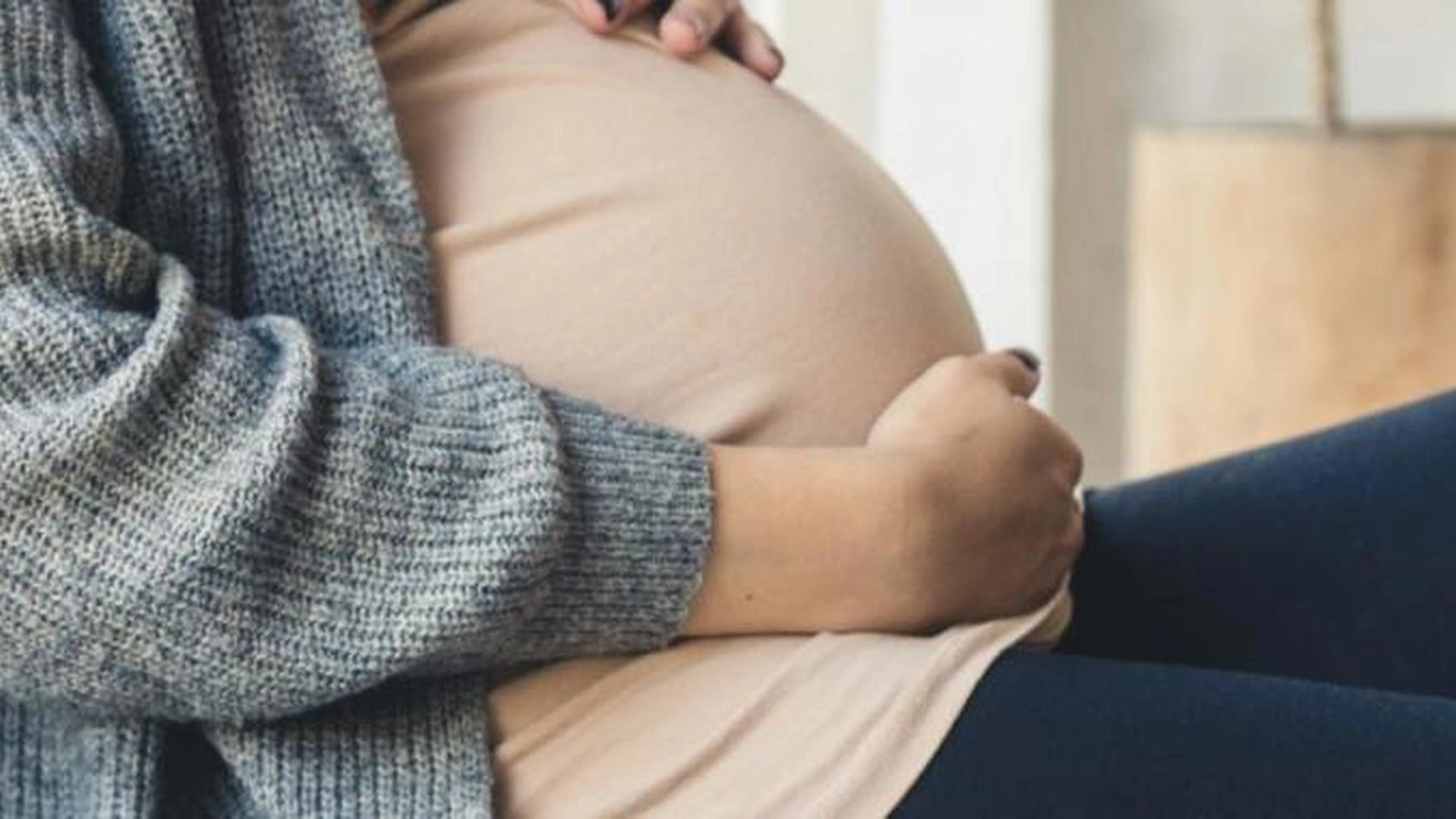 Nikita kom tilbake til jobben sin gravid etter barsel: Da fikk hun sparken