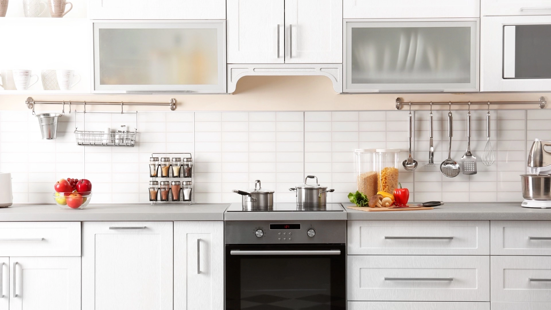 Et triks med sjampo gir overraskende resultater: Slik blir kjøkkenet ditt strålende rent