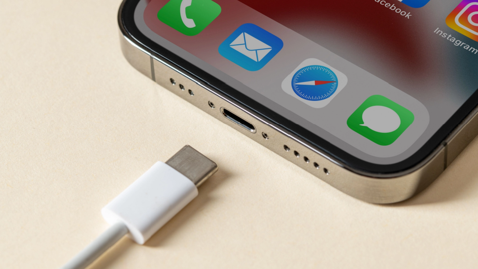 Lei av å vente? 2 innstillinger på iPhone gjør ladningen mye raskere