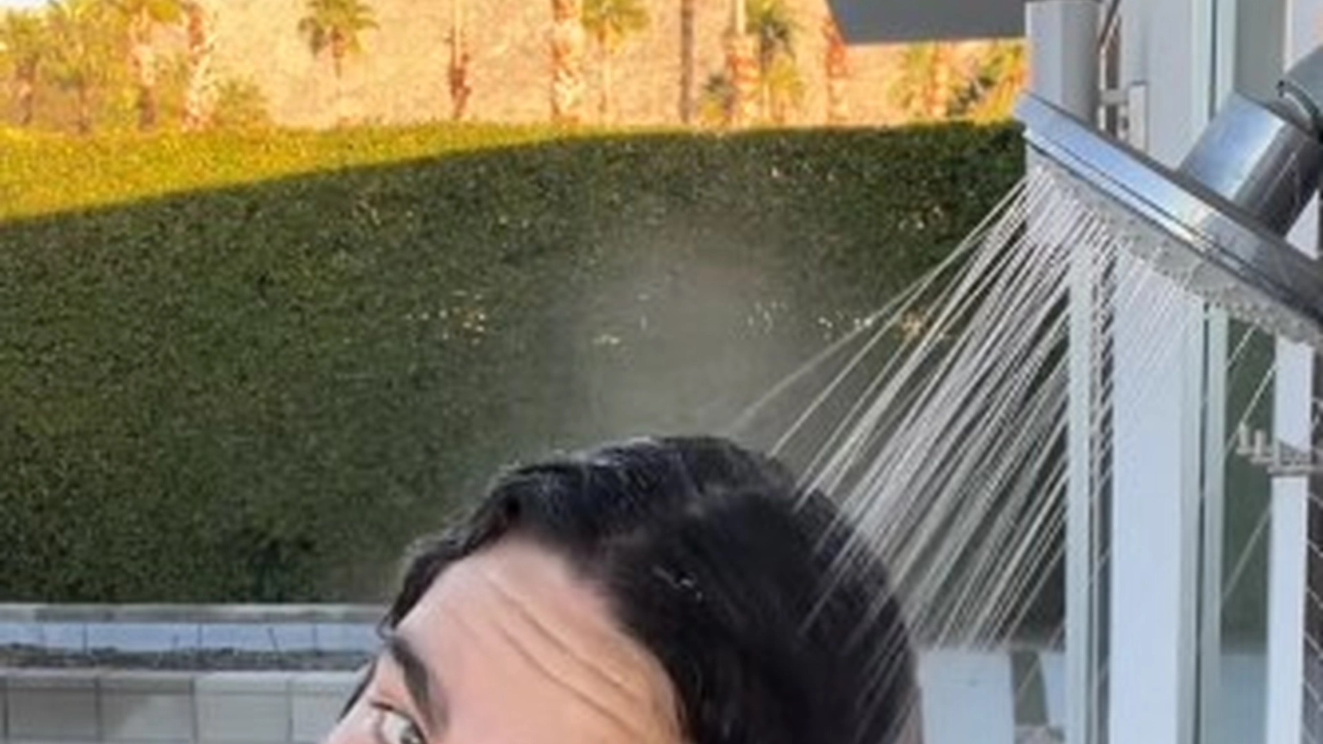 Frisør advarer mot utbredte feil som altfor mange gjør når de vasker håret