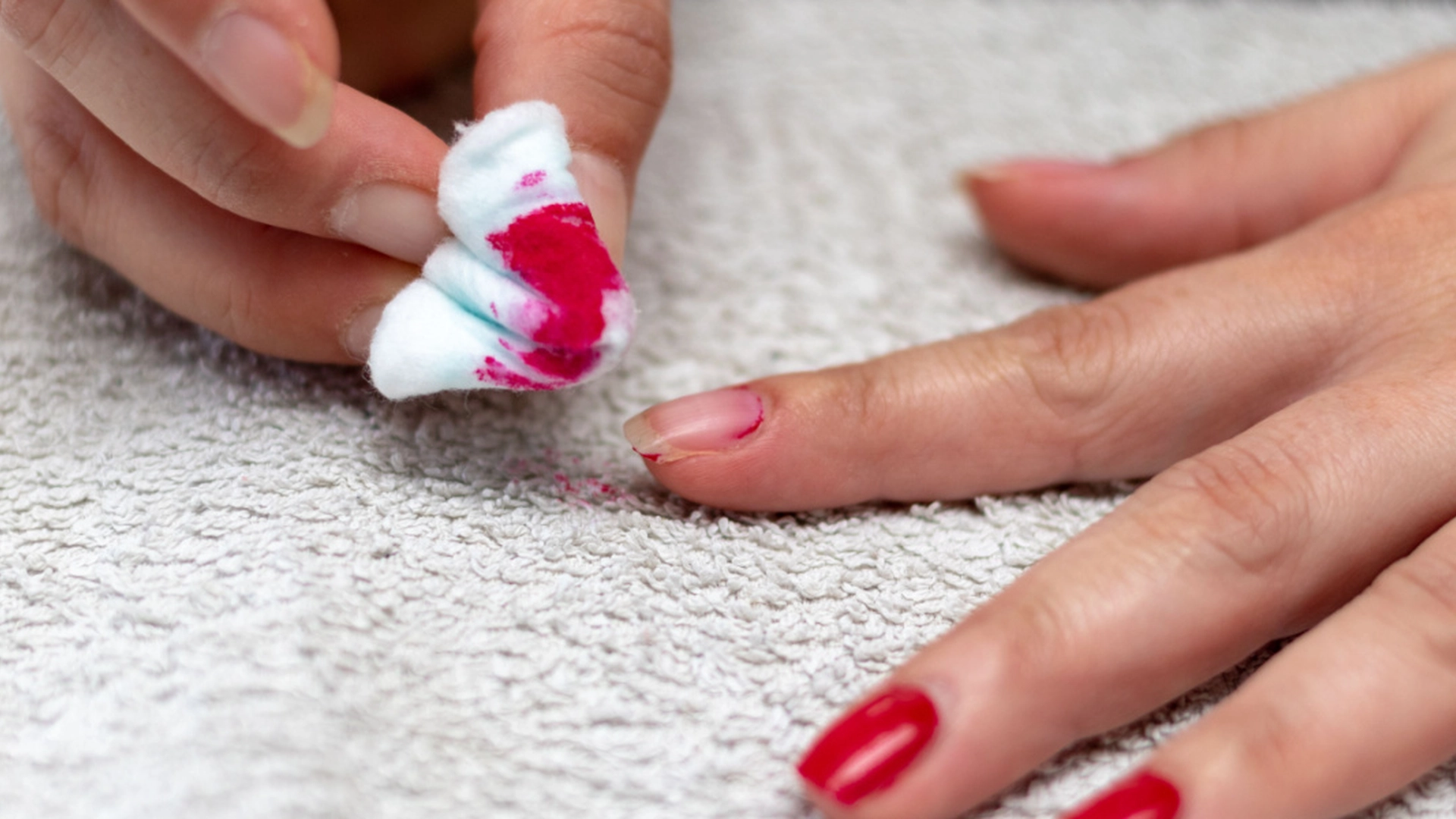 Glem de røde neglene: Her er den nye høsthiten