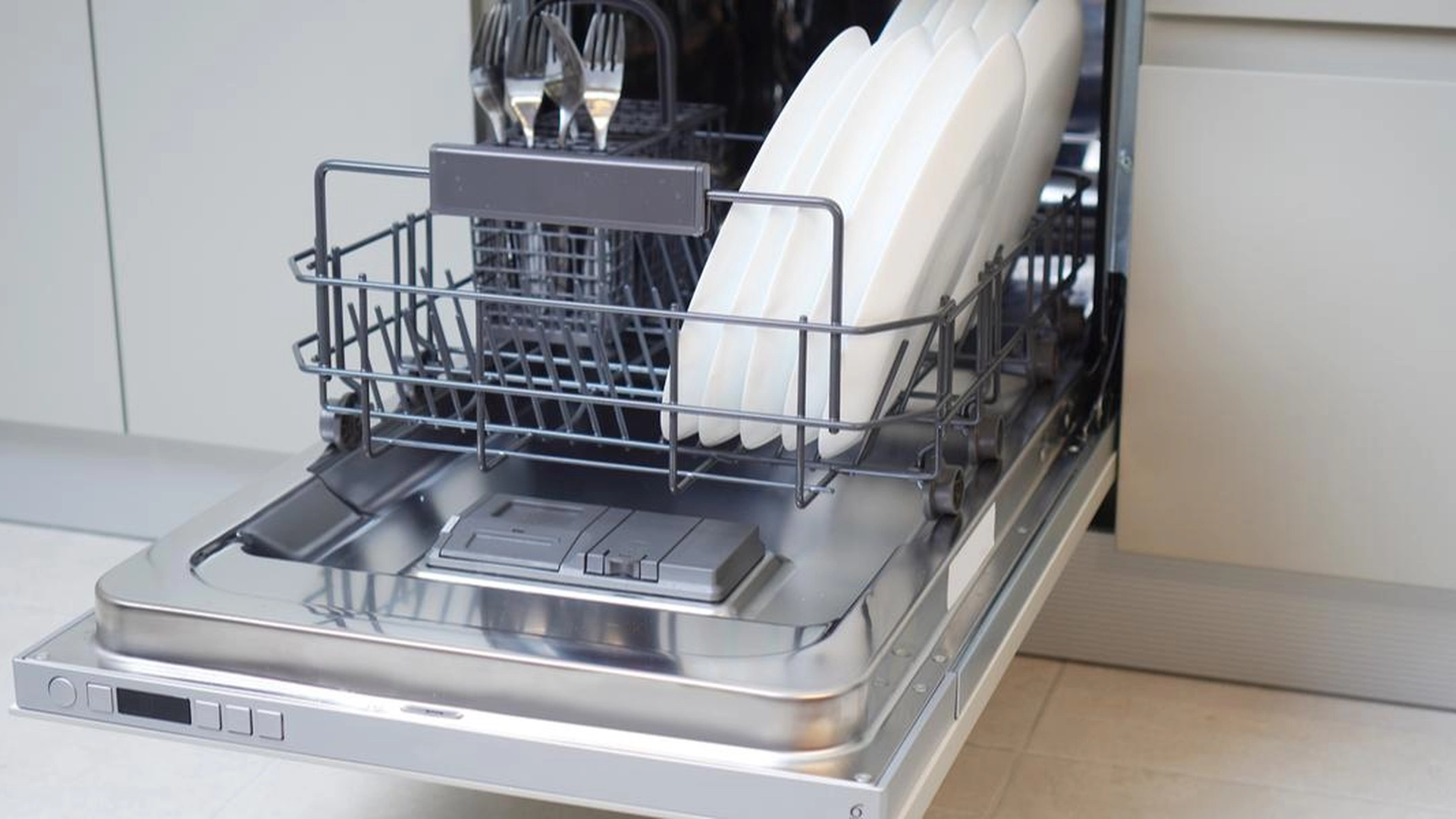 Mange bruker ikke denne mystiske delen fra oppvaskmaskinen: «Ingen vet hvorfor de får den på kjøpet»