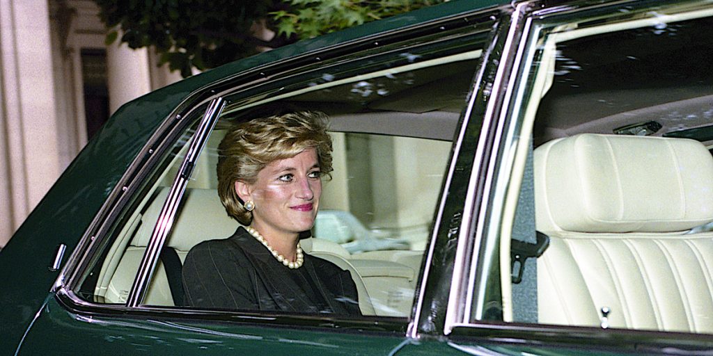 Han var prinsesse Dianas elsker: Du vil aldri gjette hva han gjør i dag