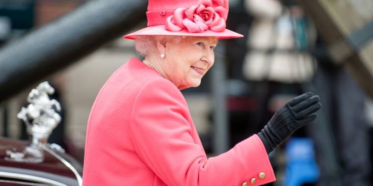 Dronning Elizabeths gamle skolebilder dukket opp: De vil få deg til å smelte