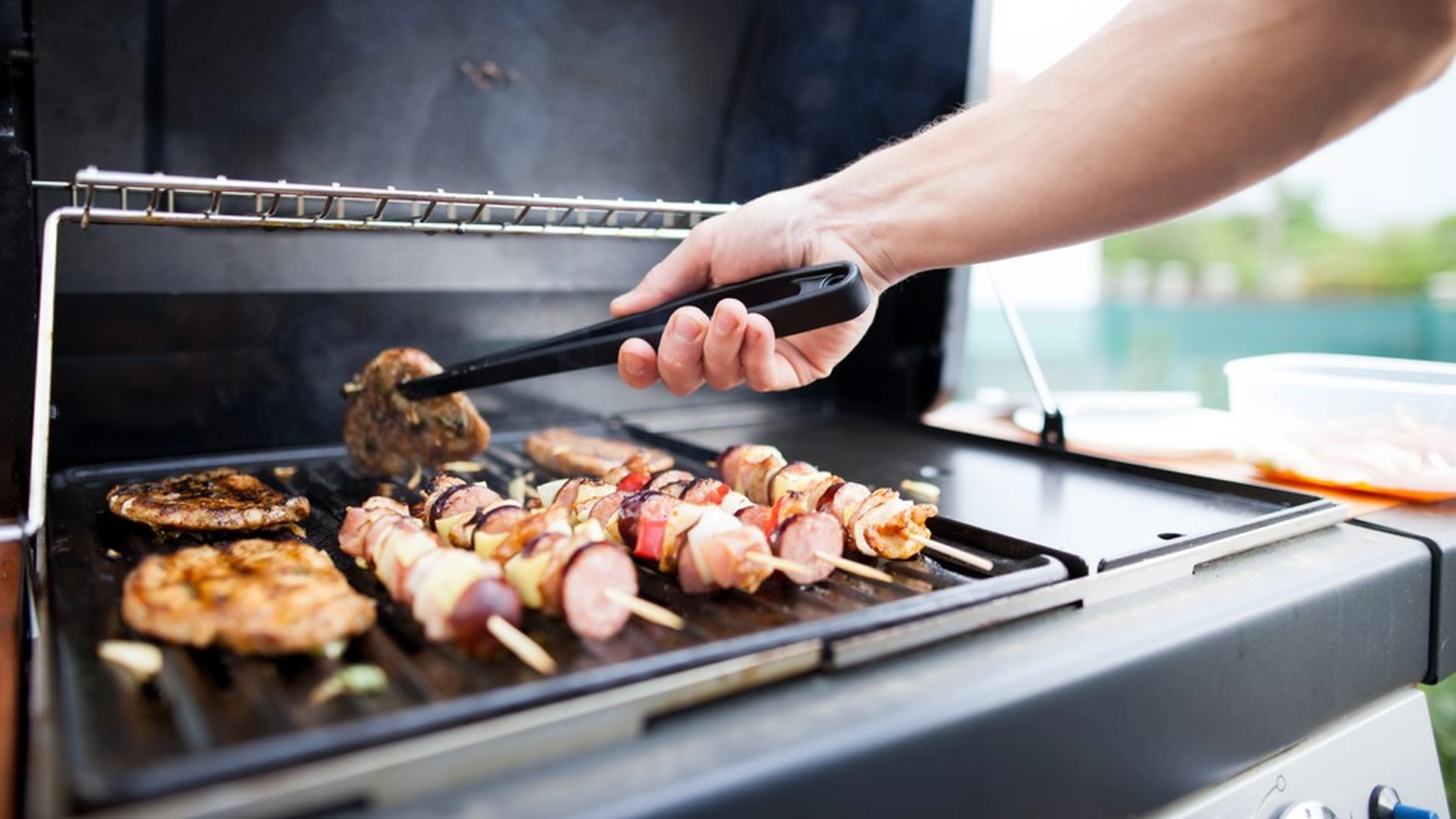 Grillsesongen har startet – men det er én ting de fleste glemmer å sjekke