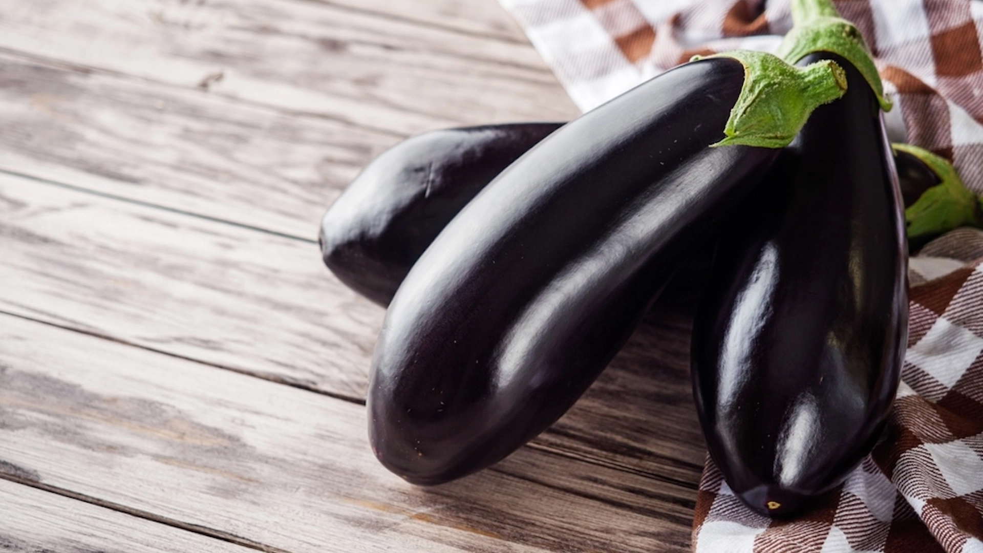 Denne oppskriften på auberginer er perfekt til middag: Den tilberedes raskt og er supersunn