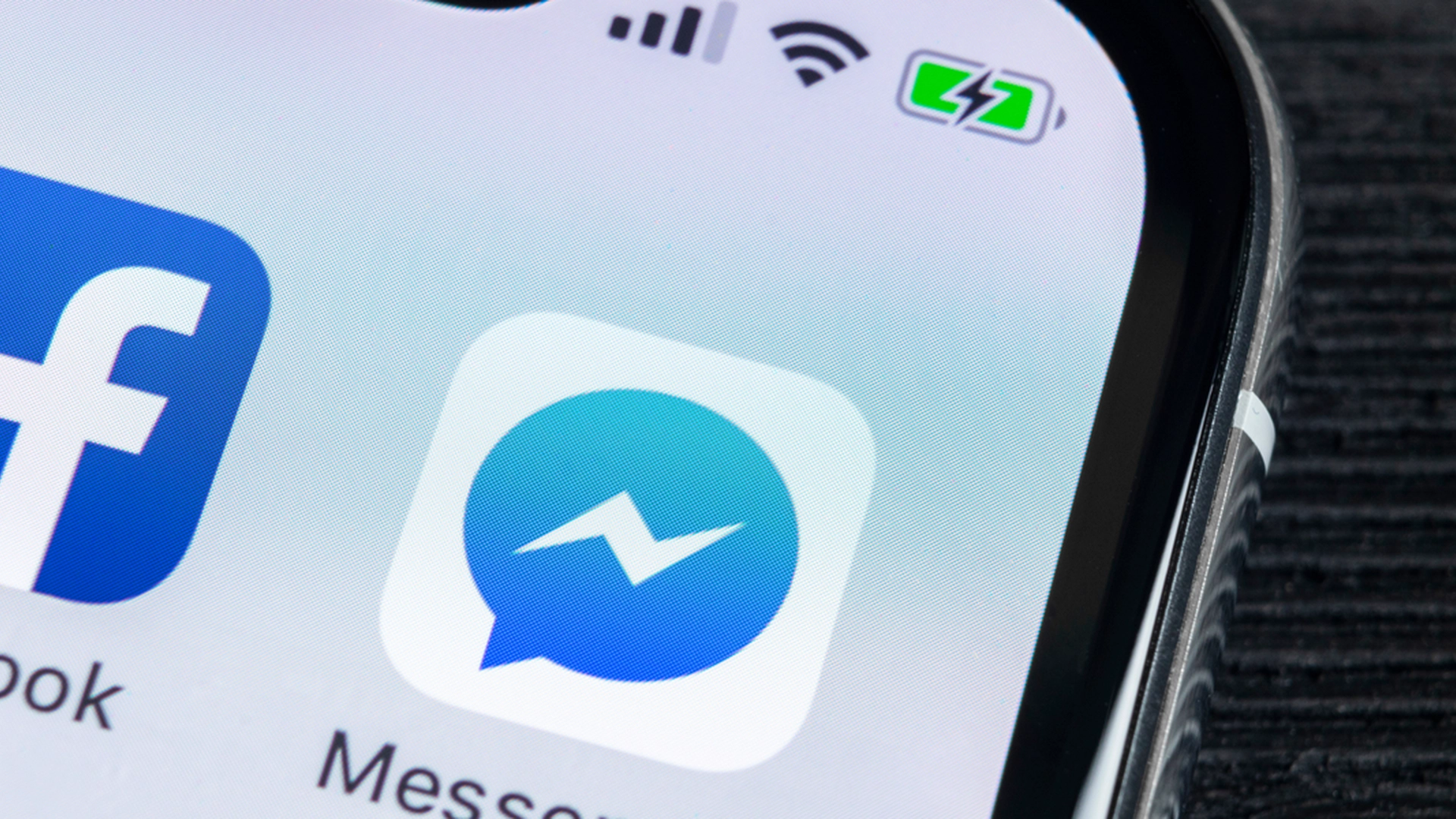 Facebook-brukere advart om ny svindel: Ikke åpne melding hvis den starter med disse ordene