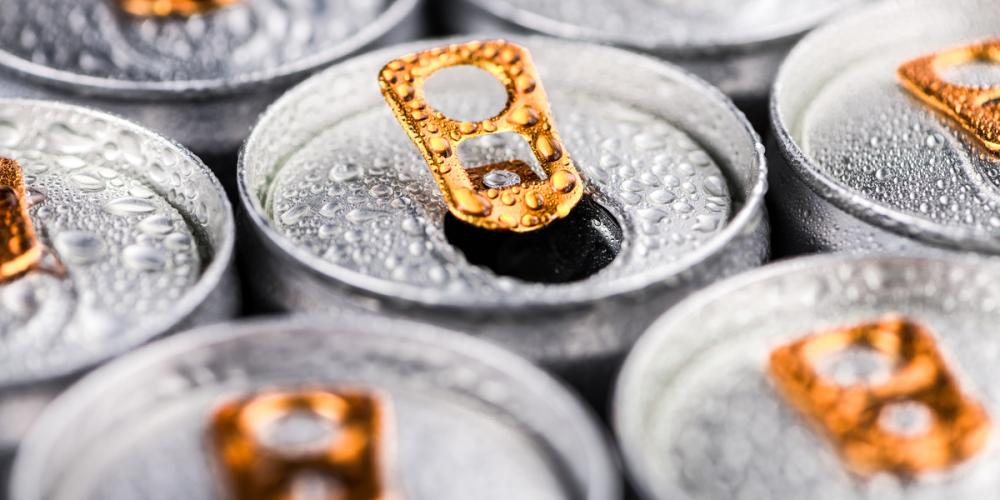 Denne energidrikken er verst for tennene – men overraskende drikk er faktisk verre
