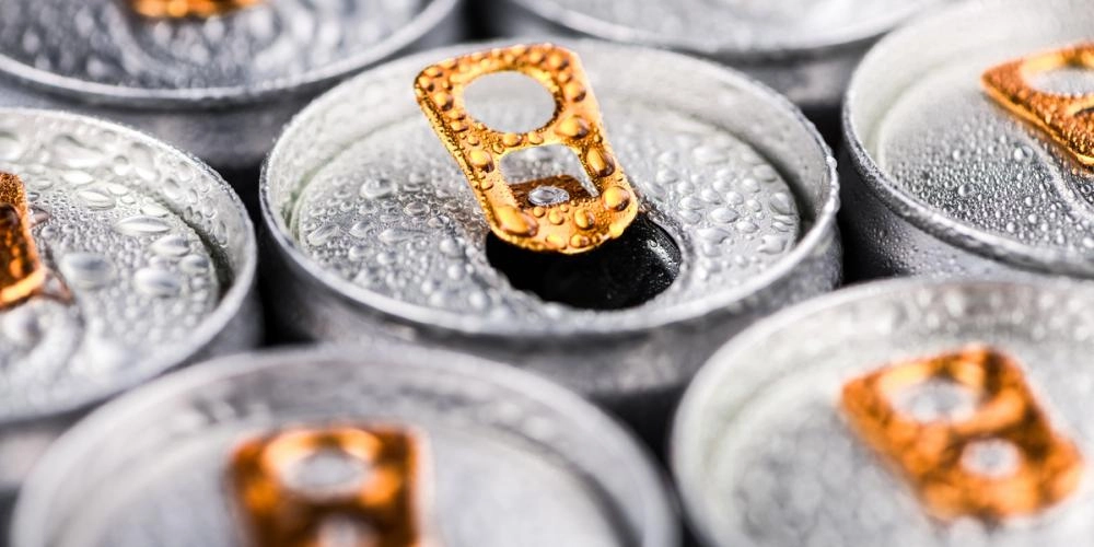 Denne energidrikken er verst for tennene – men overraskende drikk er faktisk verre