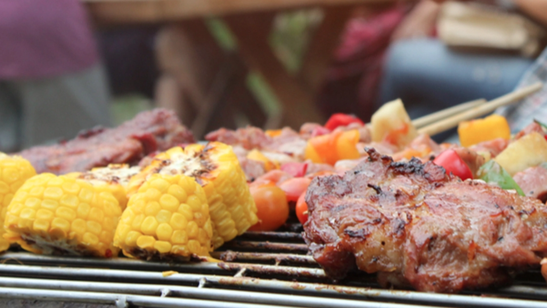 Smart rengjøring: Slik holder du grillen i toppform med enkle metoder