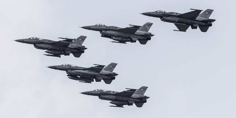 Etter F-16-vedtak: Nå advarer han Europa
