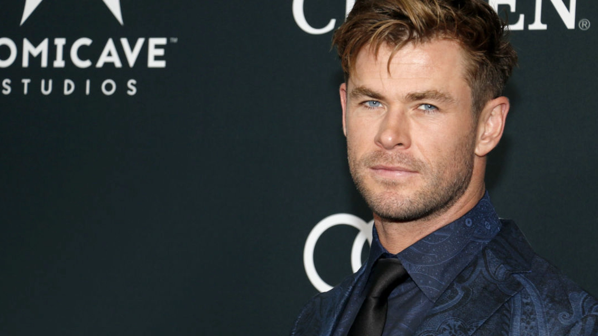 Chris Hemsworth får oss til å sikle: Se han her i bare et håndkle