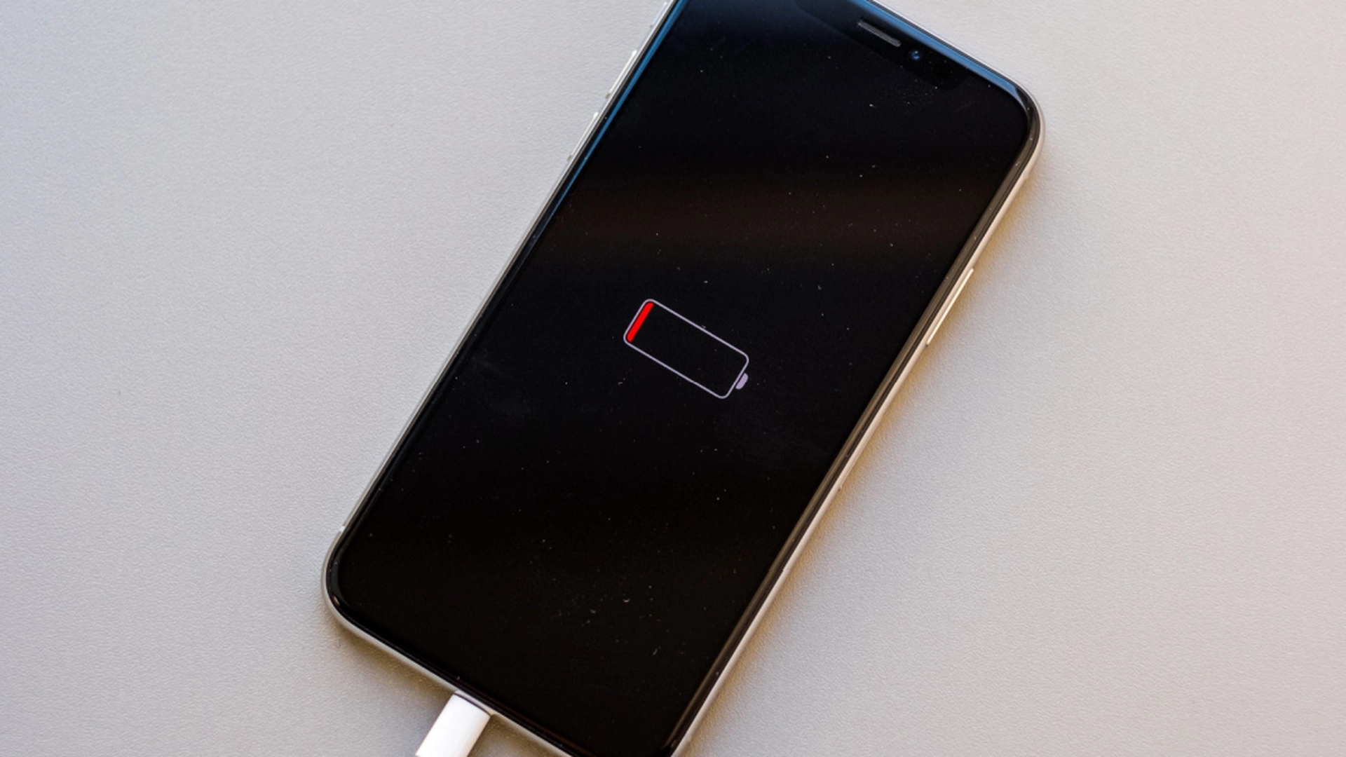 Dette er appen som bruker mest batteri på telefonen din (og du bruker den ikke engang)