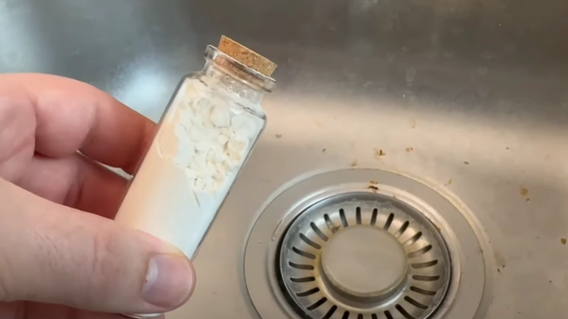 Bare 10 gram av dette pulveret vil få vasken til å skinne igjen