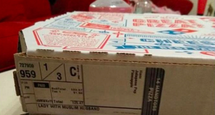 Kvinne hentet pizza til familien: Så oppdaget hun den sjokkerende teksten på esken