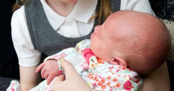 Mann slår nyfødt baby i hodet på supermarkedet