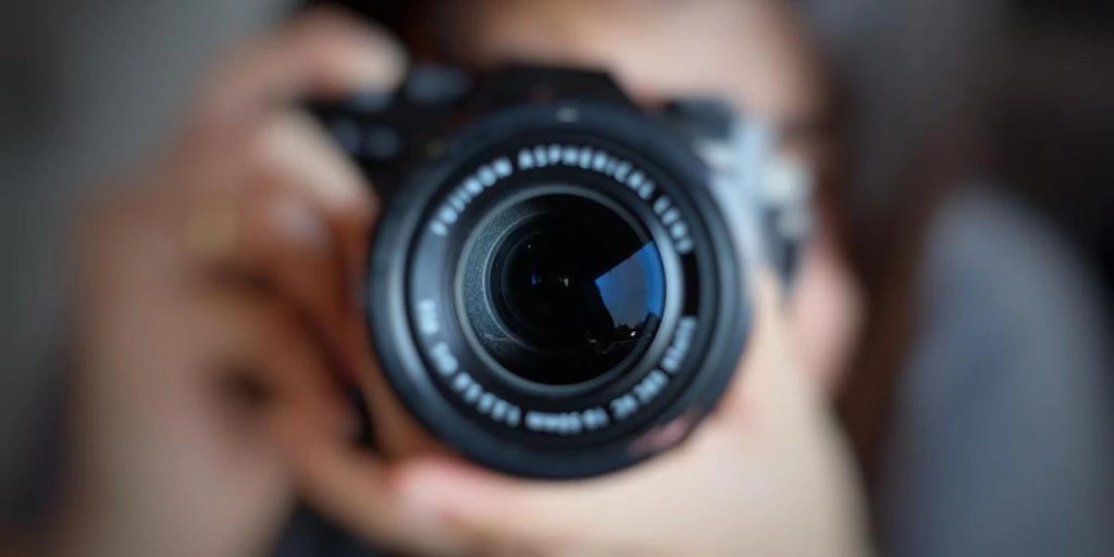 Denne mannens reaksjon på konas photo shoppede undertøysbilder er perfekt