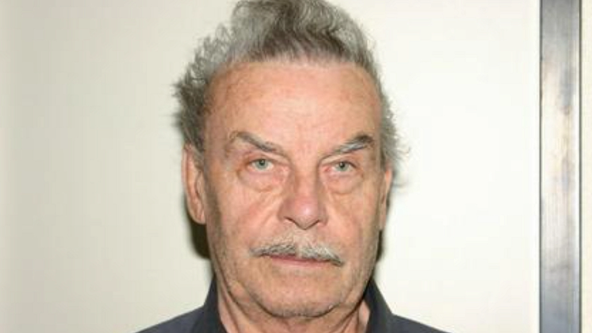 Nå er han ute: Josef Fritzl sett på flere forskjellige kafeer